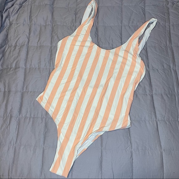 NWT GB Dolls Kill Striped One Piece Size Large - Picture 2 of 6